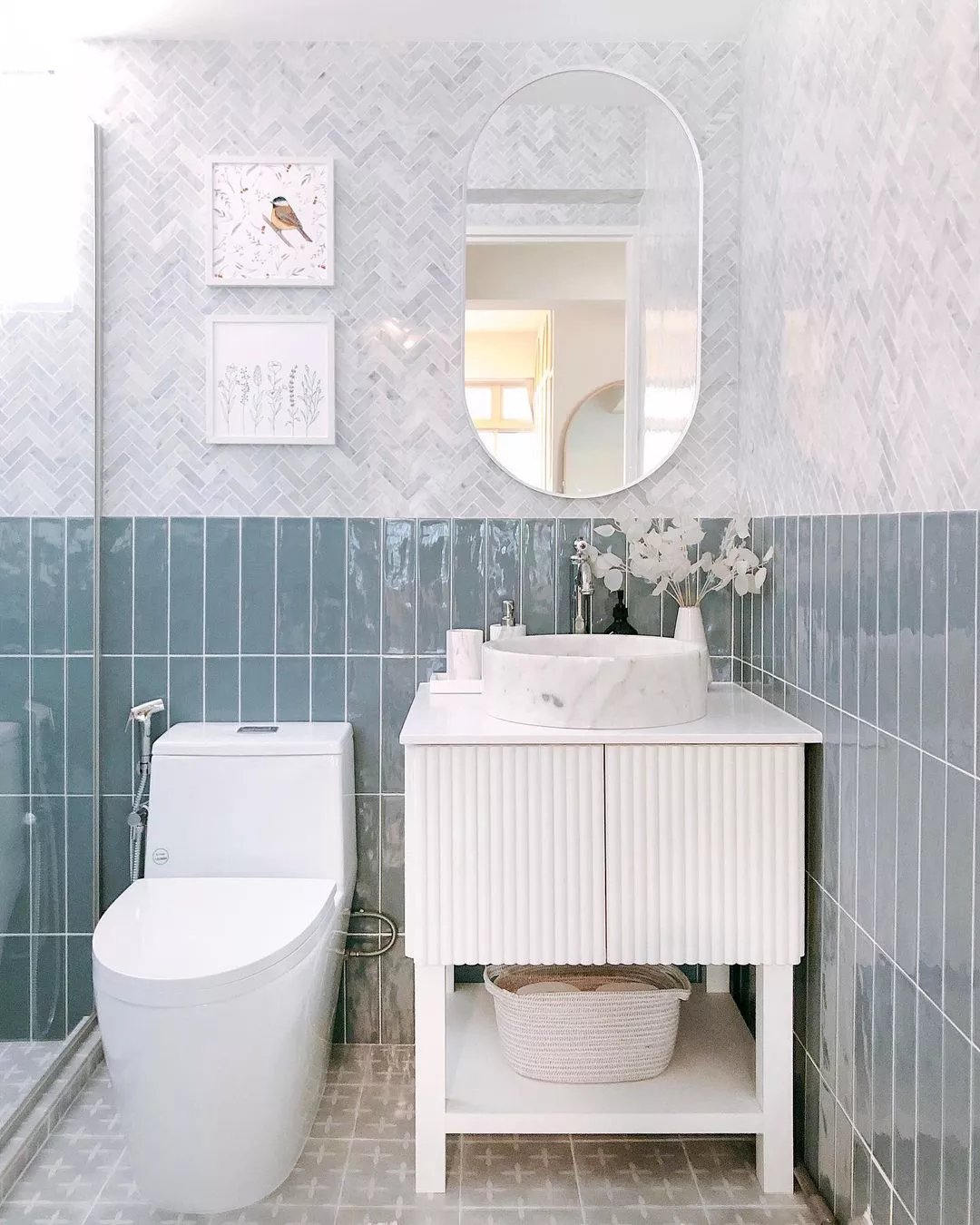 13 Gorgeous Blue Bathroom Designs For a Cool and Clean Space