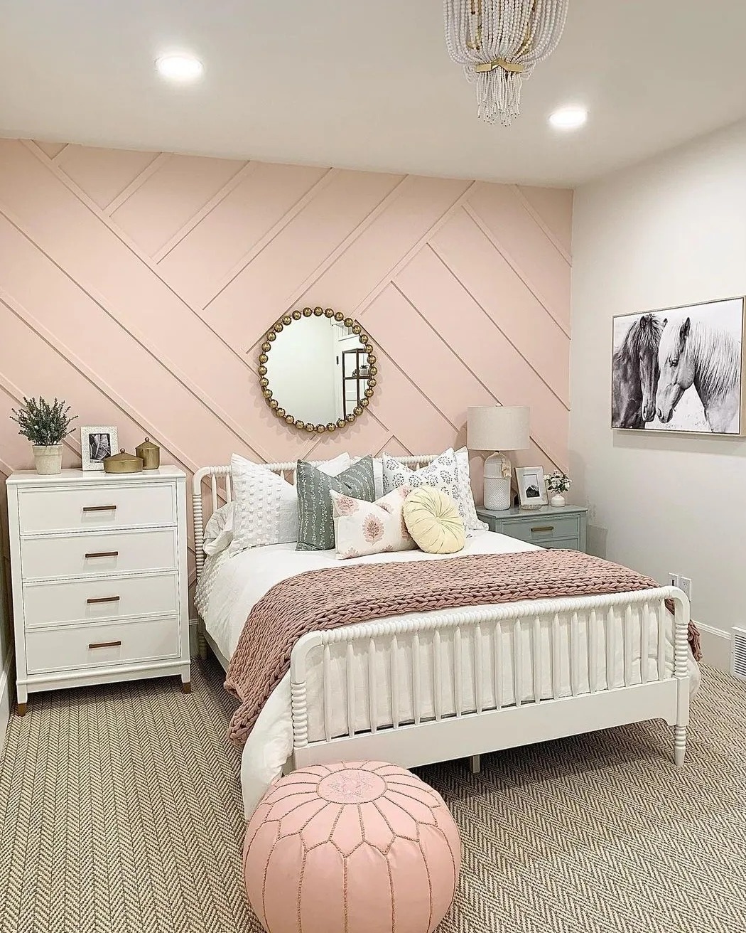 25 Teen Bedroom Decor Ideas Once Posters and Fairy Lights Stop Being Enough