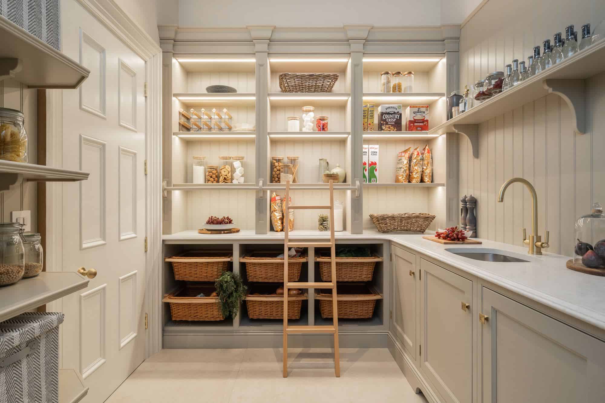 Trends in Walk-in Pantry Organization: How to Make the Space Stylish and Comfortable?