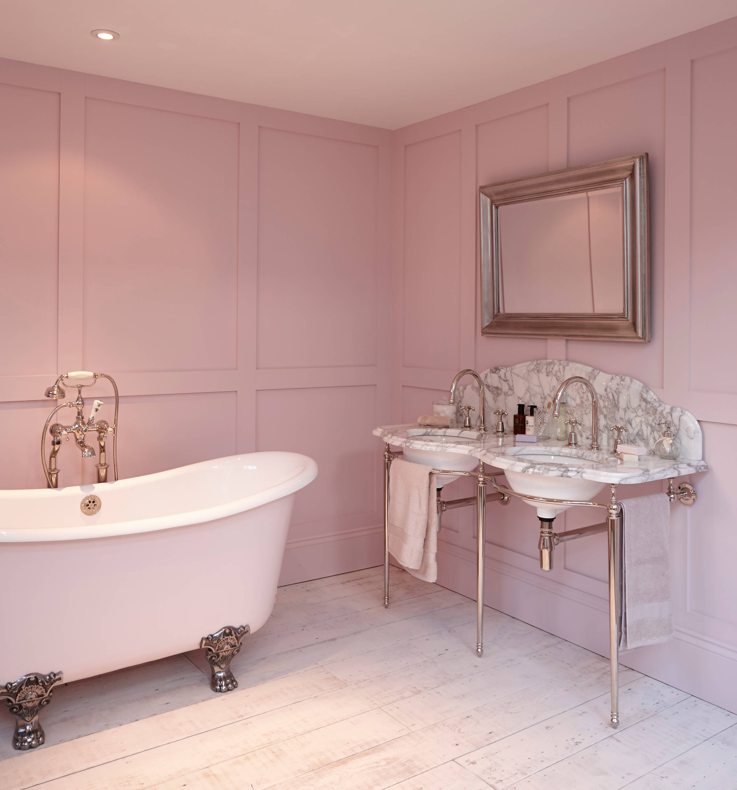 10 Reasons Pink Bathrooms are Something Special