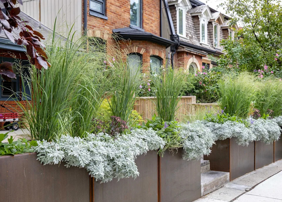 16 Modern Garden Fence Ideas to Elevate Your Outdoor Space