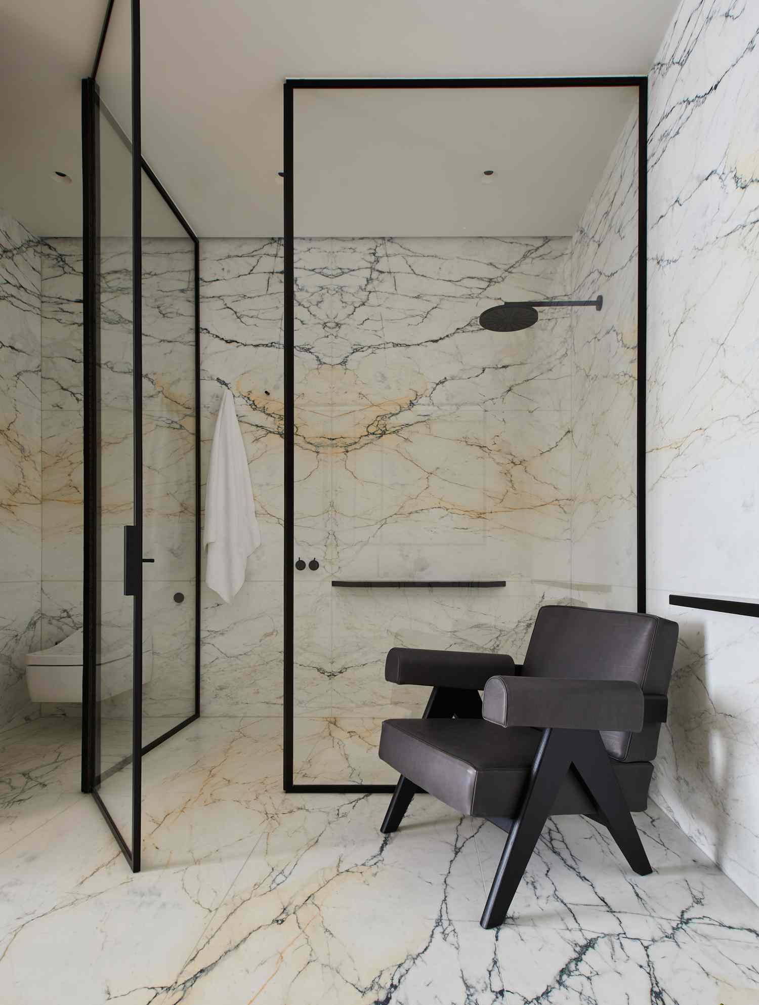 17 Walk-In Shower Ideas for a Beautiful Home Oasis