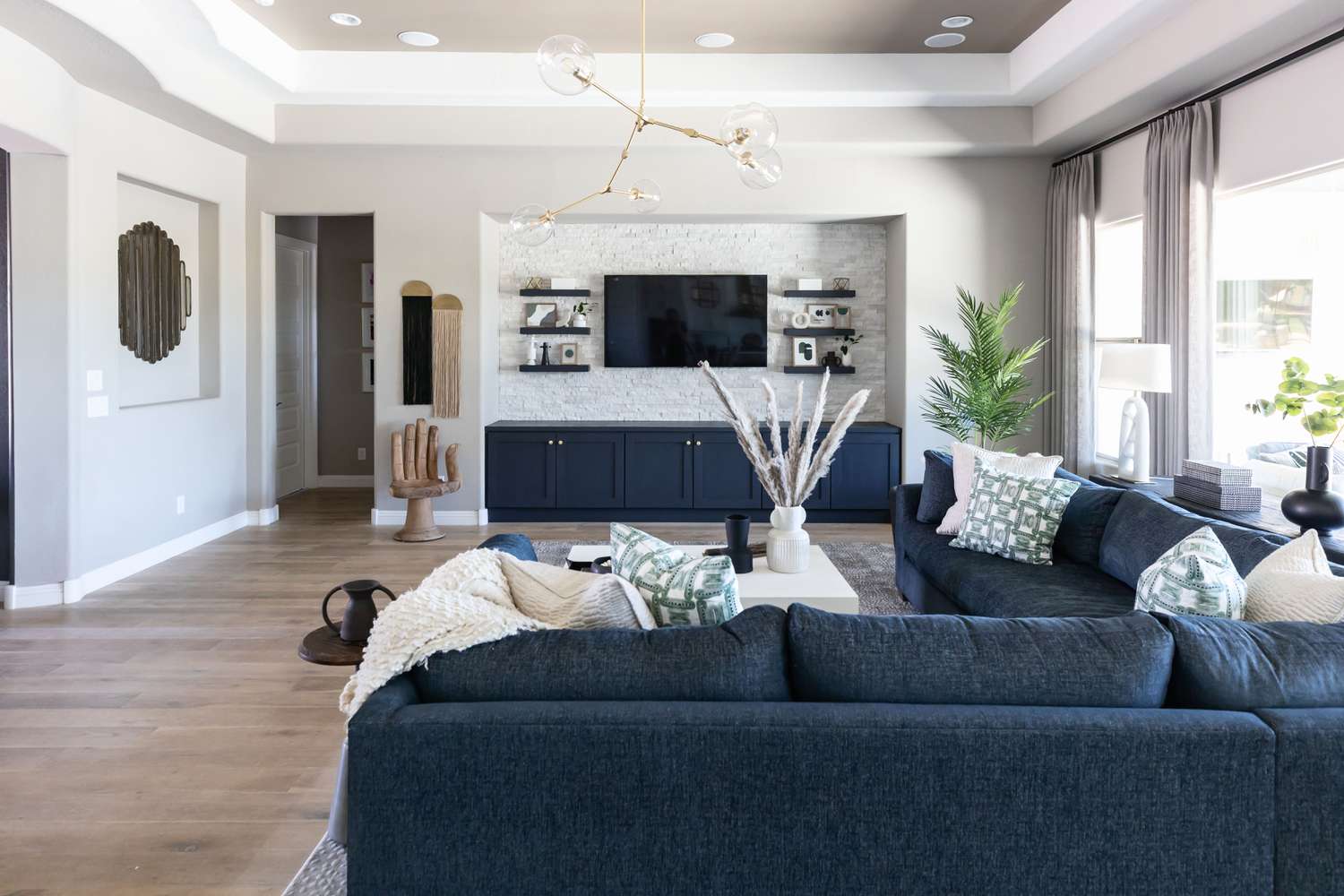 20 TV Wall Ideas That Blend Seamlessly With Your Décor