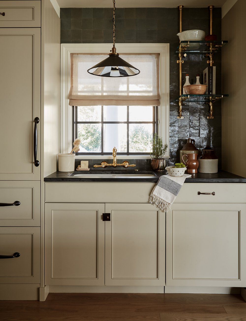 21 Modern Farmhouse Kitchen Ideas You Can Try at Home