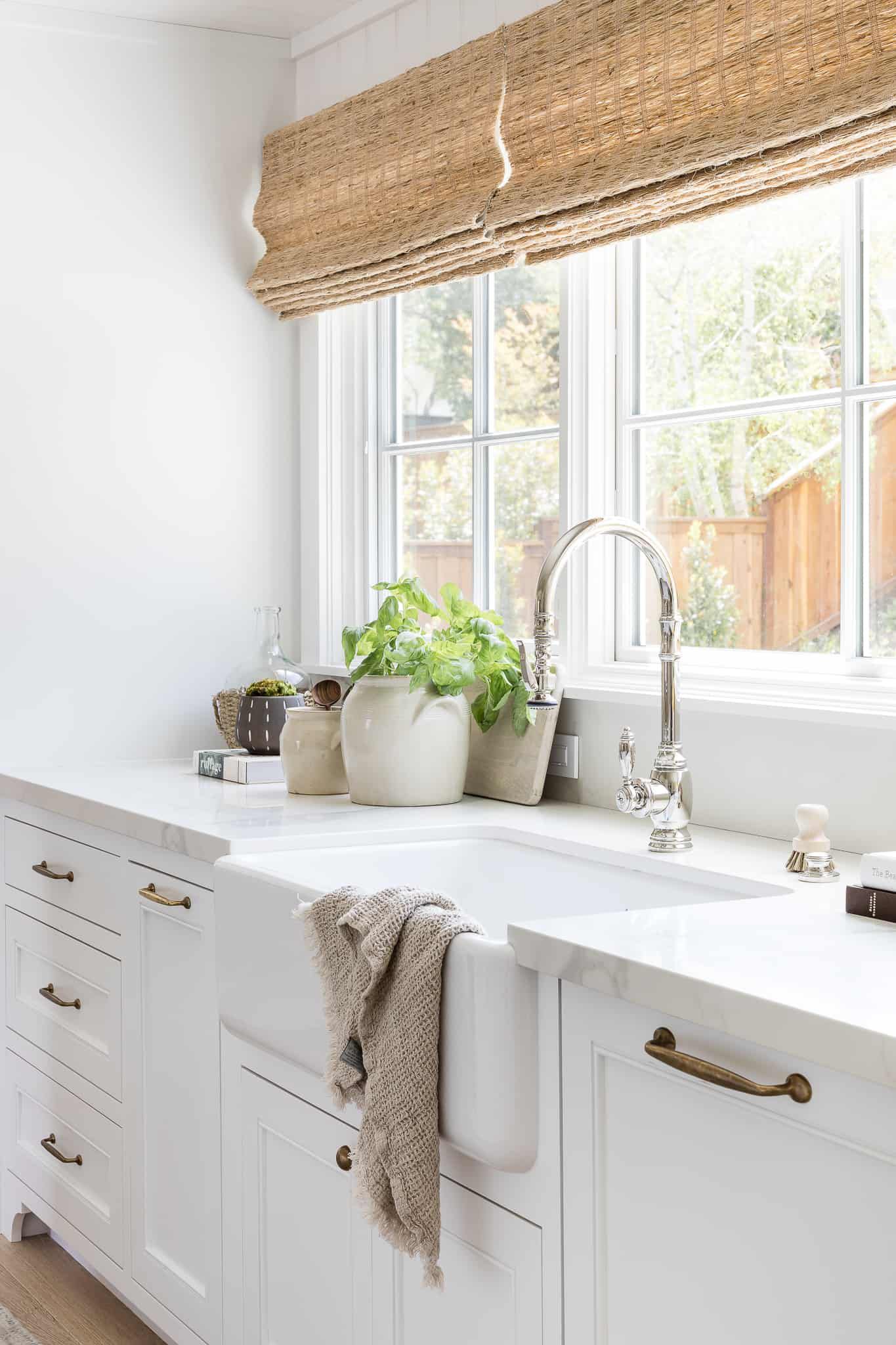 21 Modern Farmhouse Kitchen Ideas You Can Try at Home