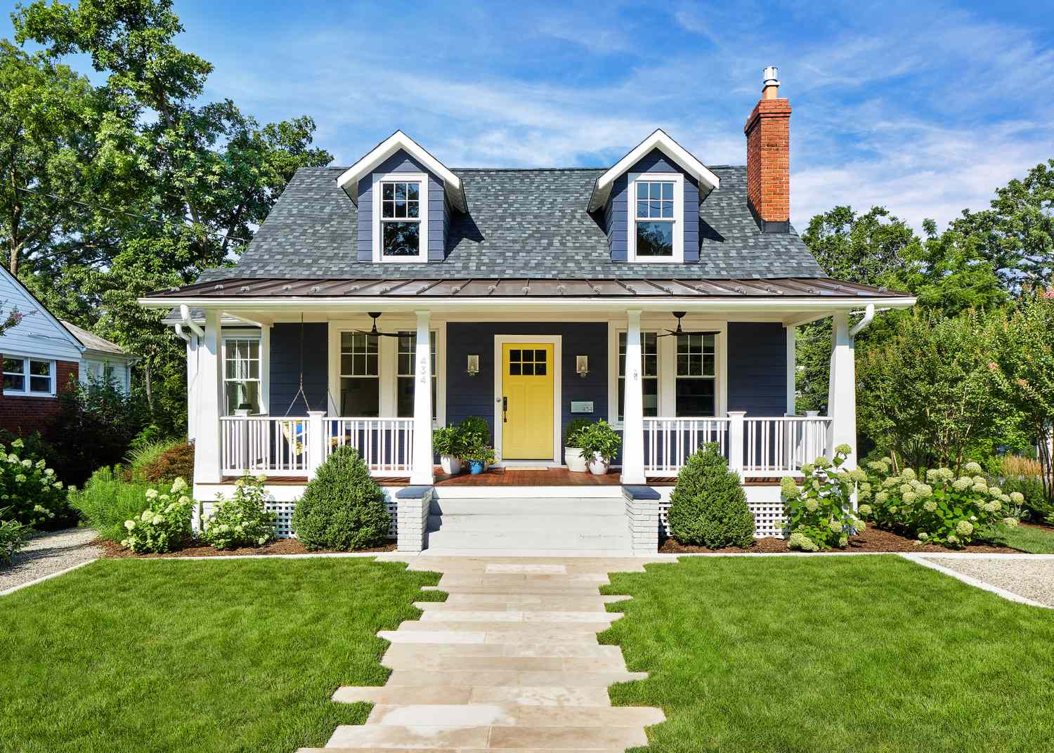 22 Porch Railing Design Ideas to Boost Your Home's Curb Appeal