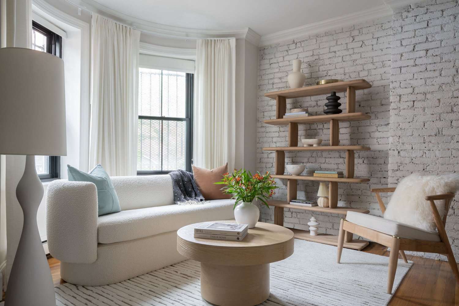 23 Living Room Accent Wall Ideas to Energize Your Space