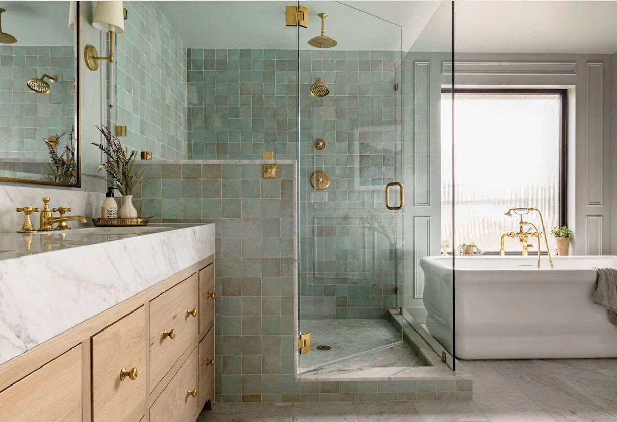24 Half-Wall Showers to Add More Privacy to Your Bathroom