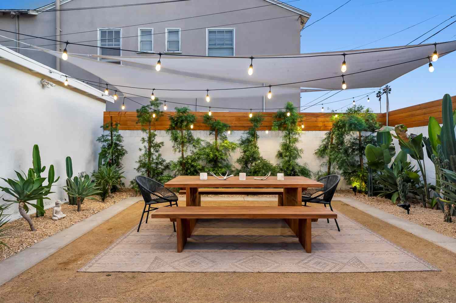 26 Backyard Lighting Ideas for a Bright and Magical Outdoor Space