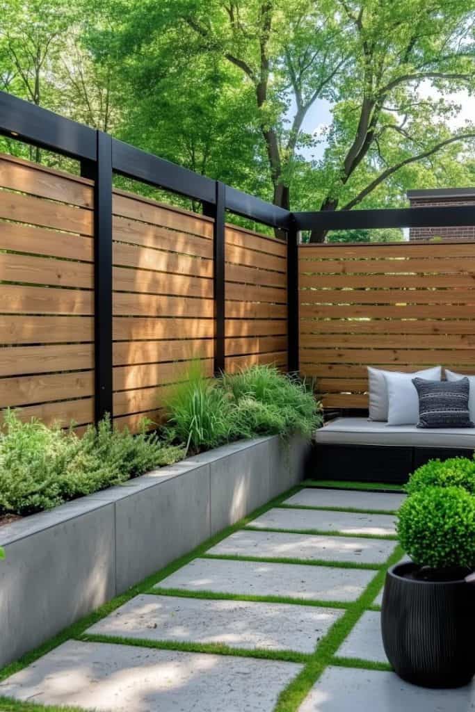 26 Horizontal Fence Ideas To Style Your Home's Privacy