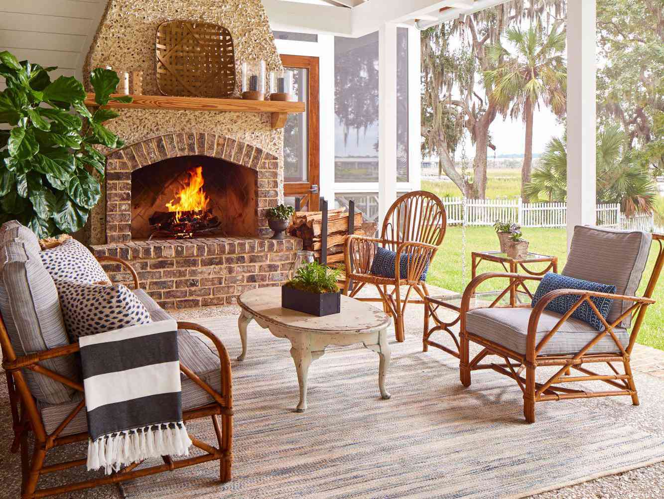 32 Outdoor Fireplace Ideas For A Glowing Retreat
