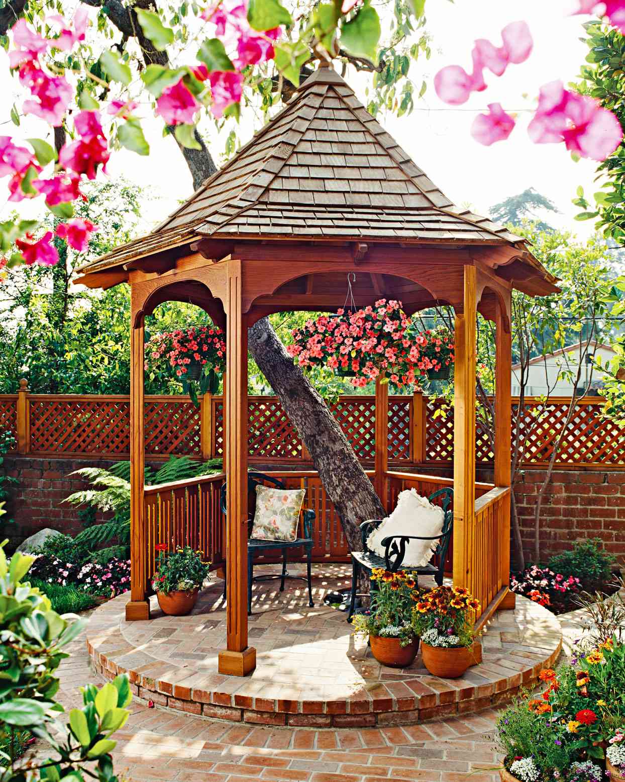 33 Gazebo Design Ideas for a Cozy Backyard Space