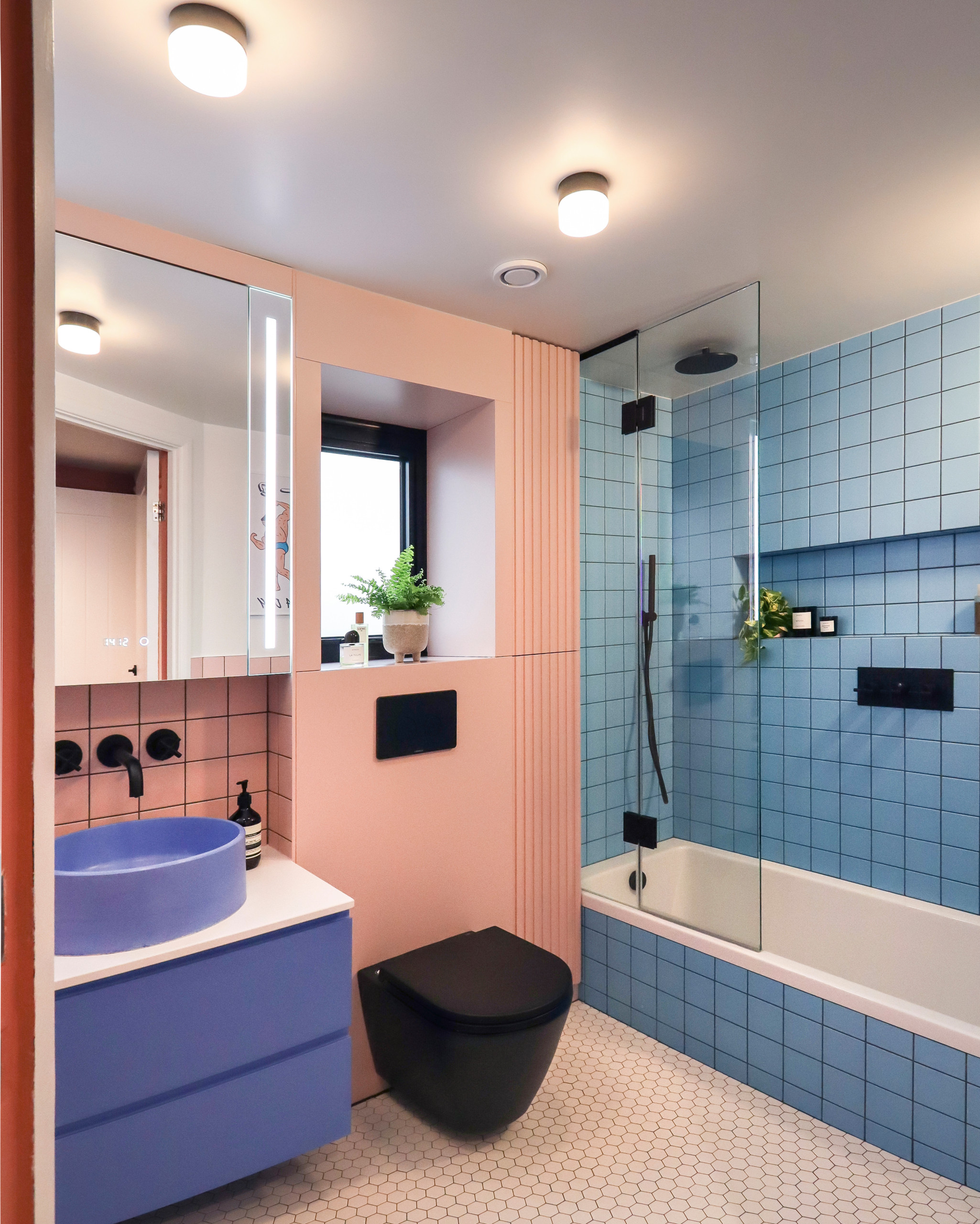 4 Bathrooms With Gorgeous Pink Accents | Houzz IE