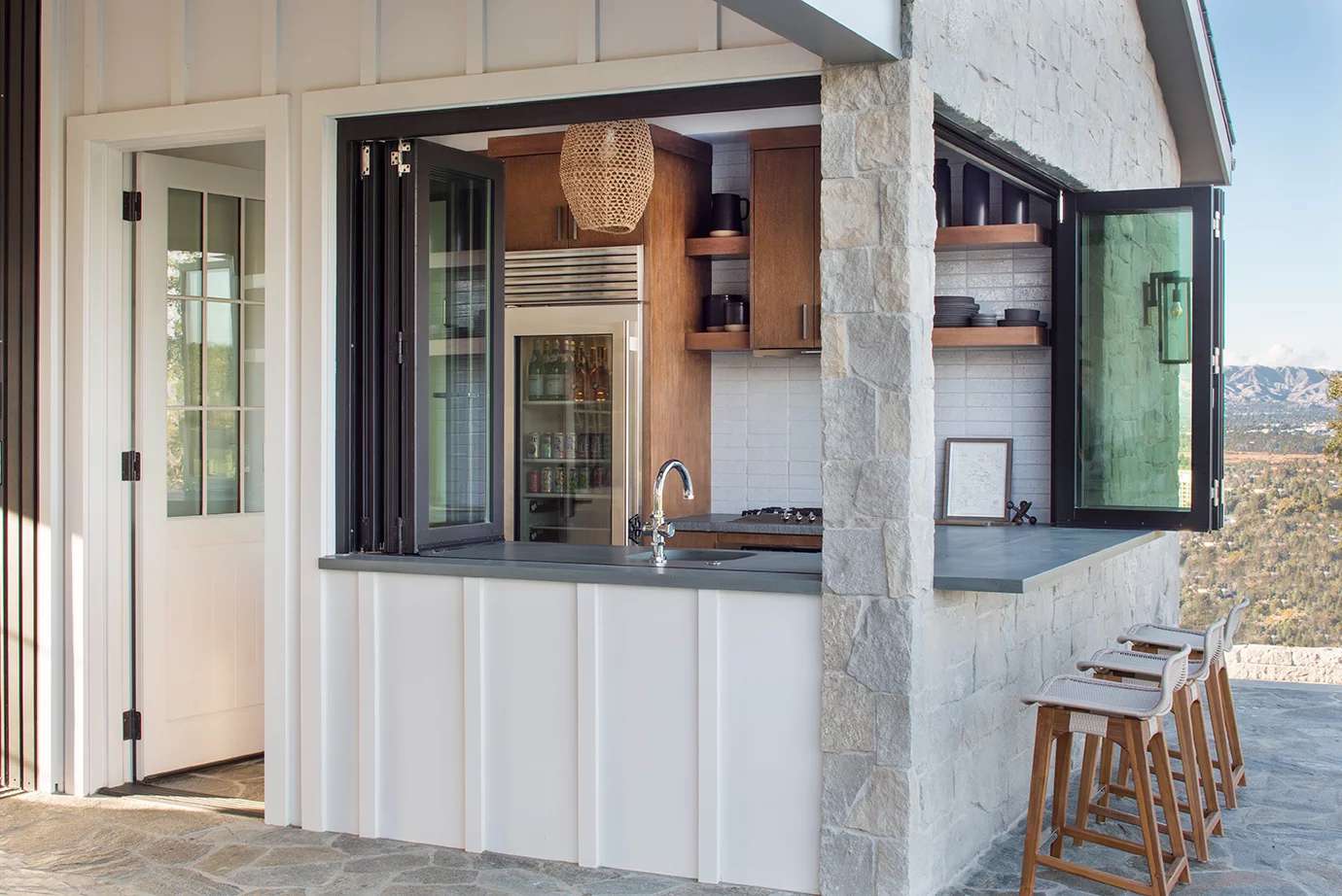 40 Outdoor Bar Ideas For Festive Entertaining