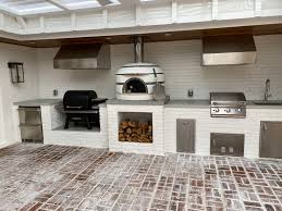 5 Custom Outdoor Kitchen Designs with Pizza Ovens - Forno Bravo. Authentic Wood Fired Ovens