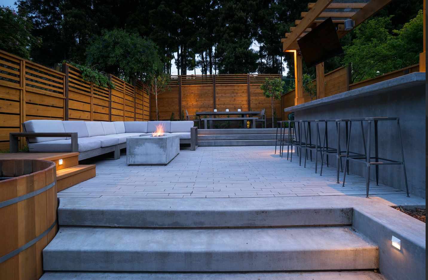 53 Privacy Fence Ideas That Turn Open Yards Into Secluded, Comfortable Outdoor Retreats
