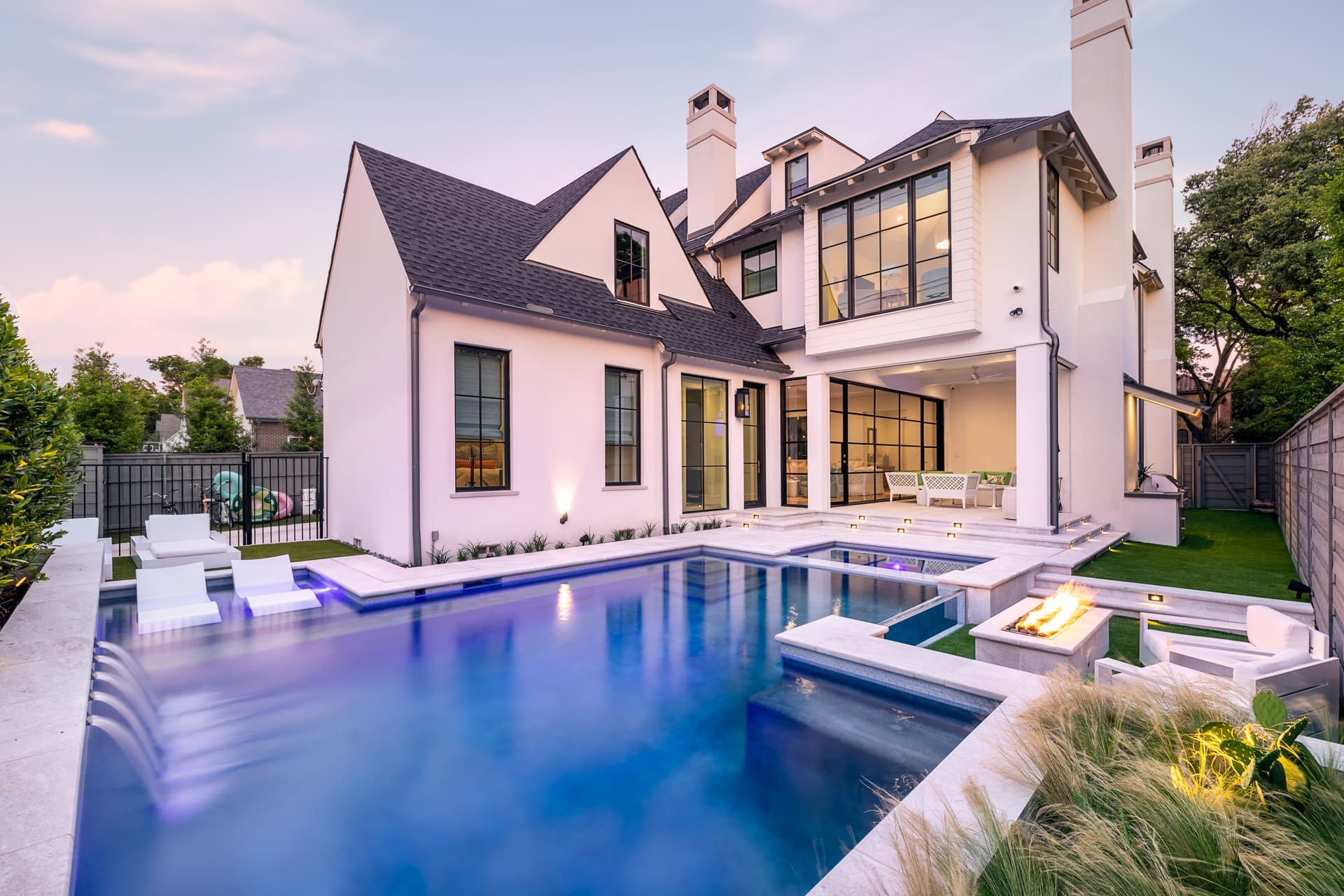 Amherst Lane: Custom Luxury Pool & Outdoor Space in Dallas, TX