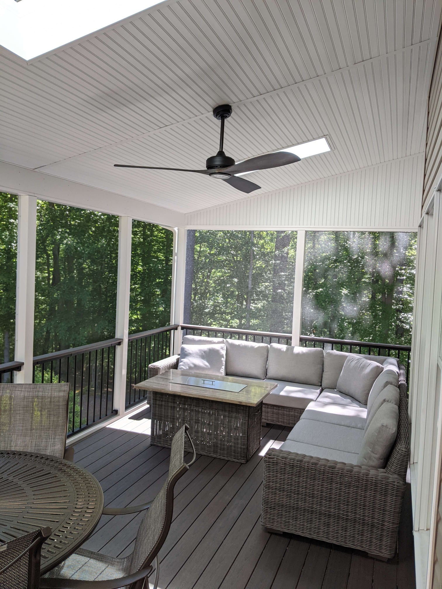 Beautiful Screened in Porch Ideas for Summer - Diamond Decks