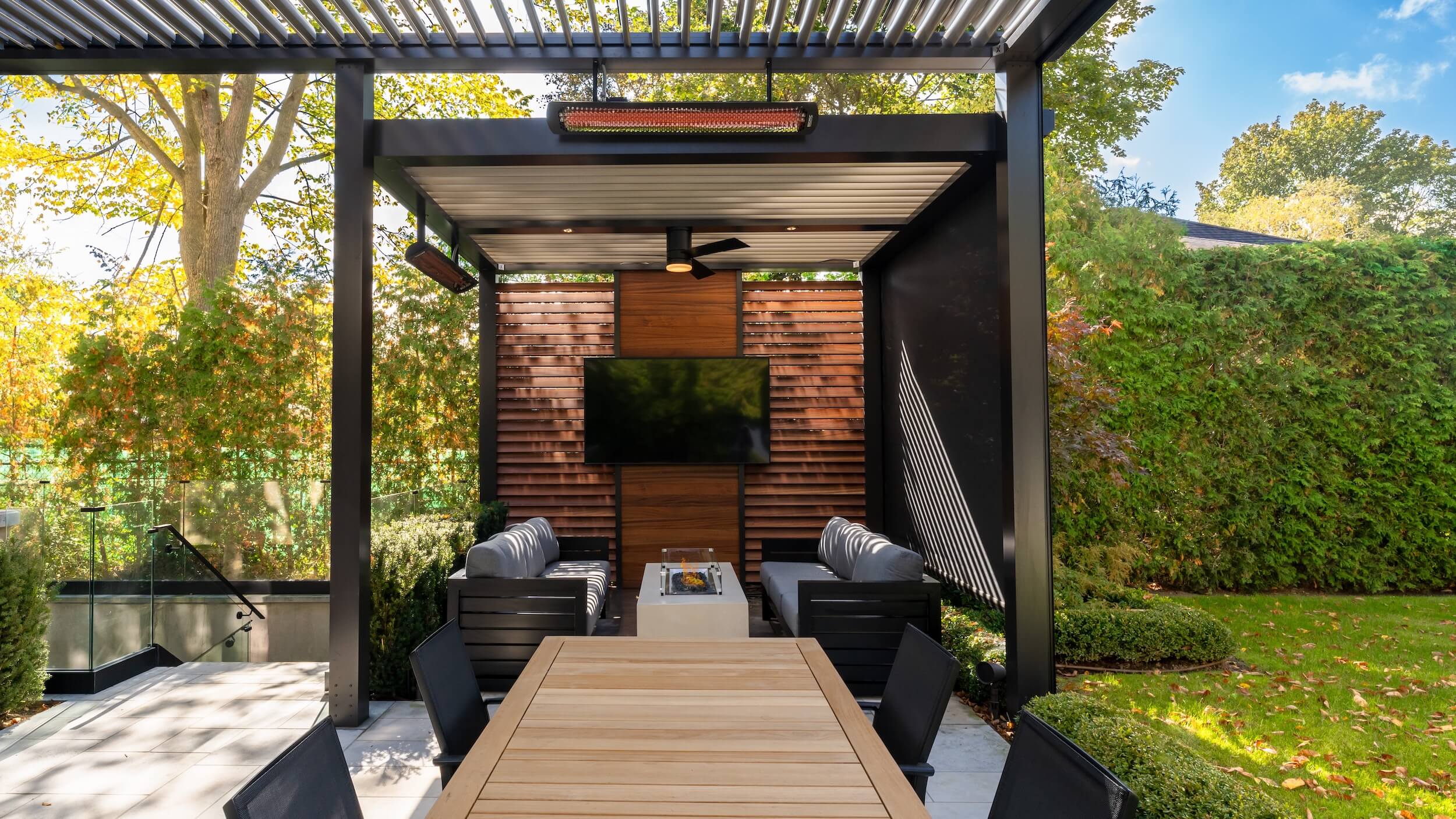 Best Modern Pergola Designs & Trends - StruXure