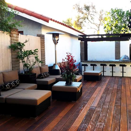 Contemporary Backyard Kitchen | HGTV