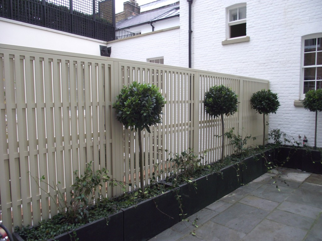 Contemporary slatted panels for modern gardens - The Garden Trellis Company