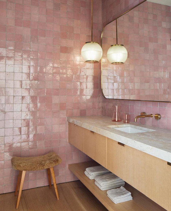 Creating a Chic Contemporary Pink and Black Bathroom Design