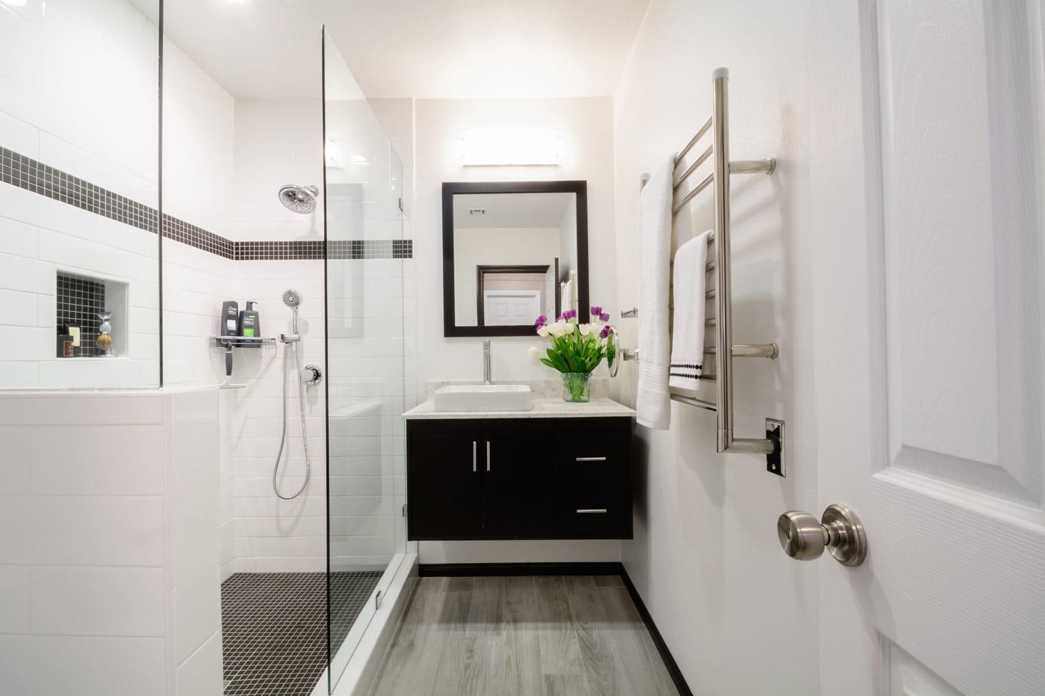 Doorless Showers - The Ultimate Guide | One Week Bath
