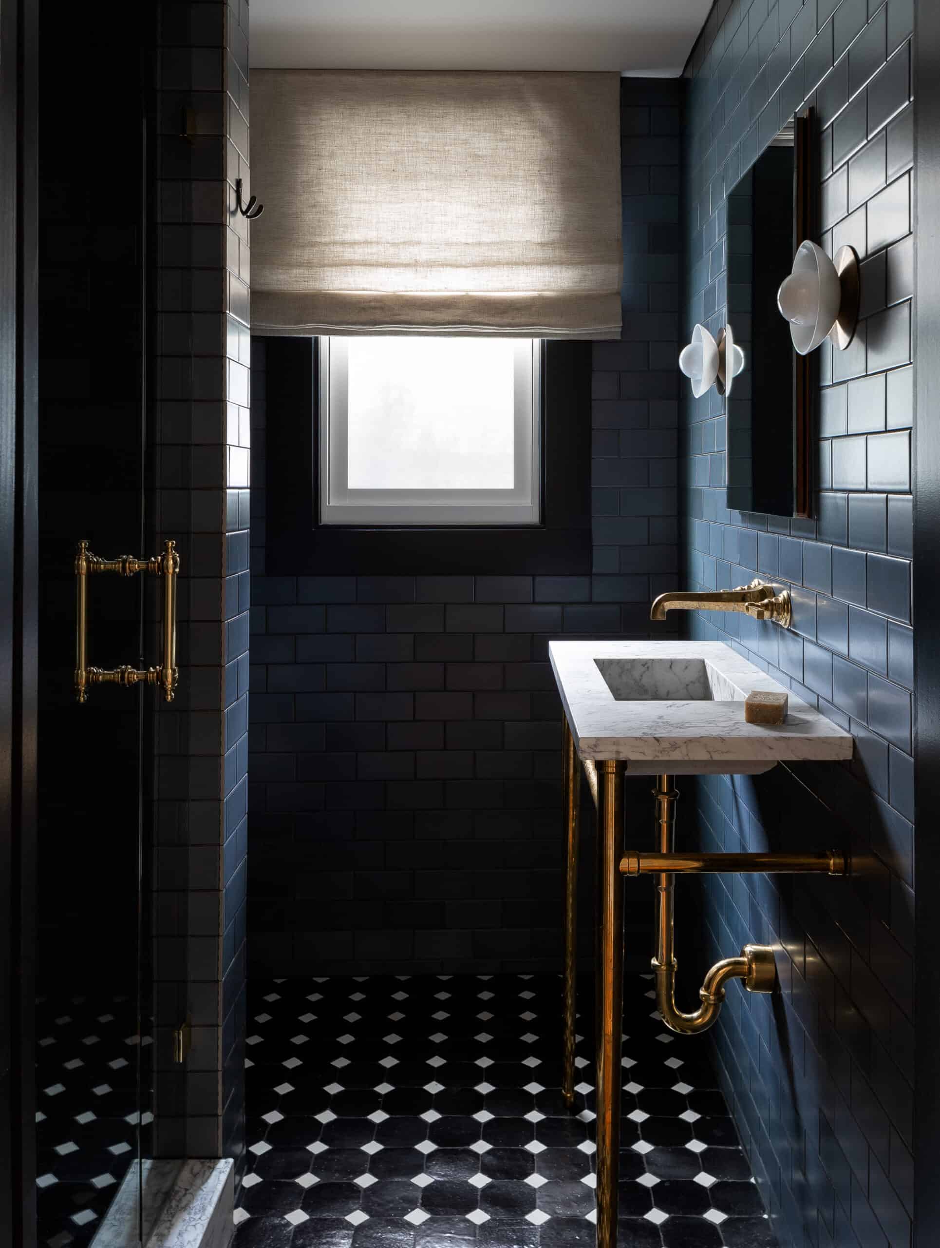 Heidi-Caillier-Design-luxury-interior-designer-residential-dark-moody- bathroom - Heidi Caillier