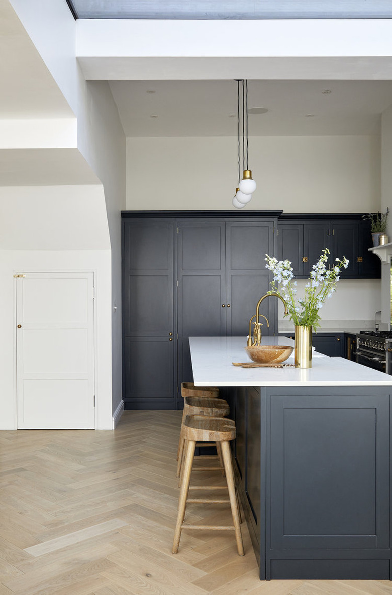 Herringbone Kitchen Floors Are Topping Our Culinary Wish Lists, And It's Easy To See Why