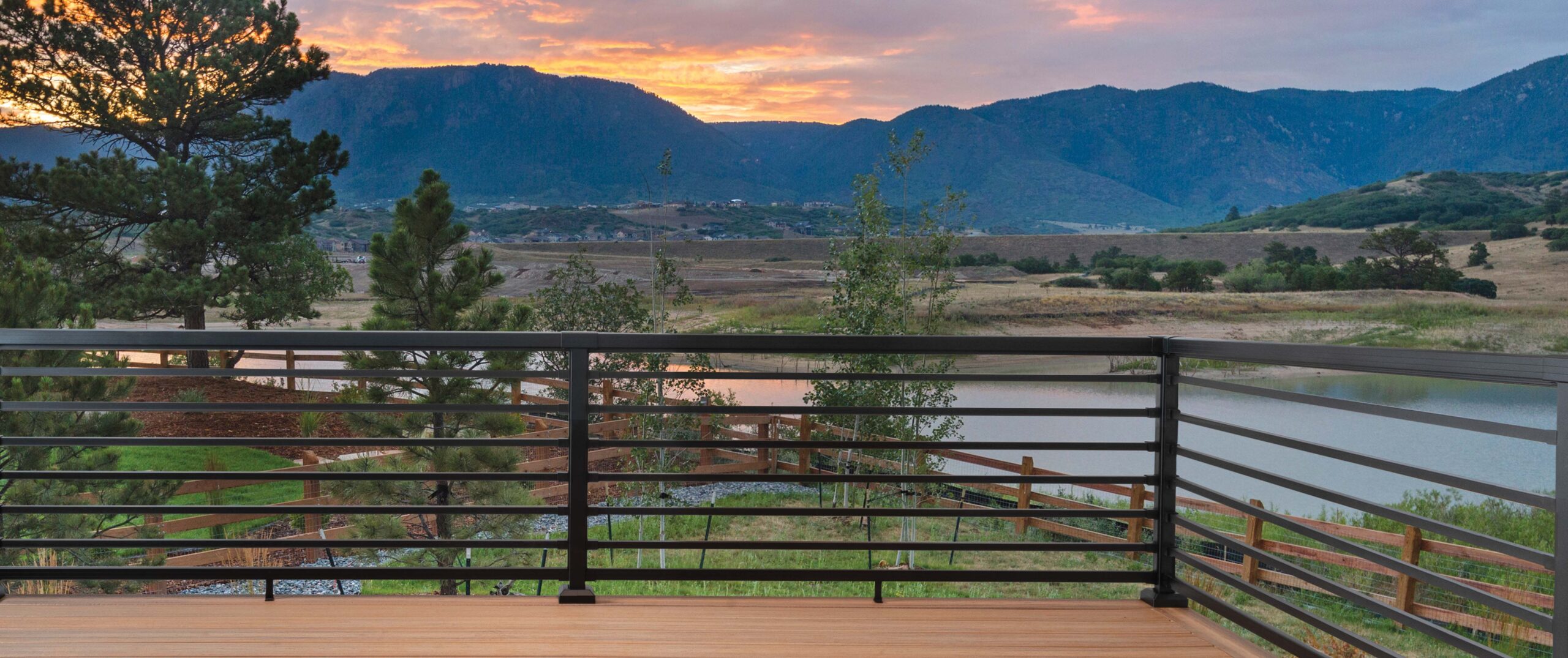 Horizontal Picket Deck Railing Systems