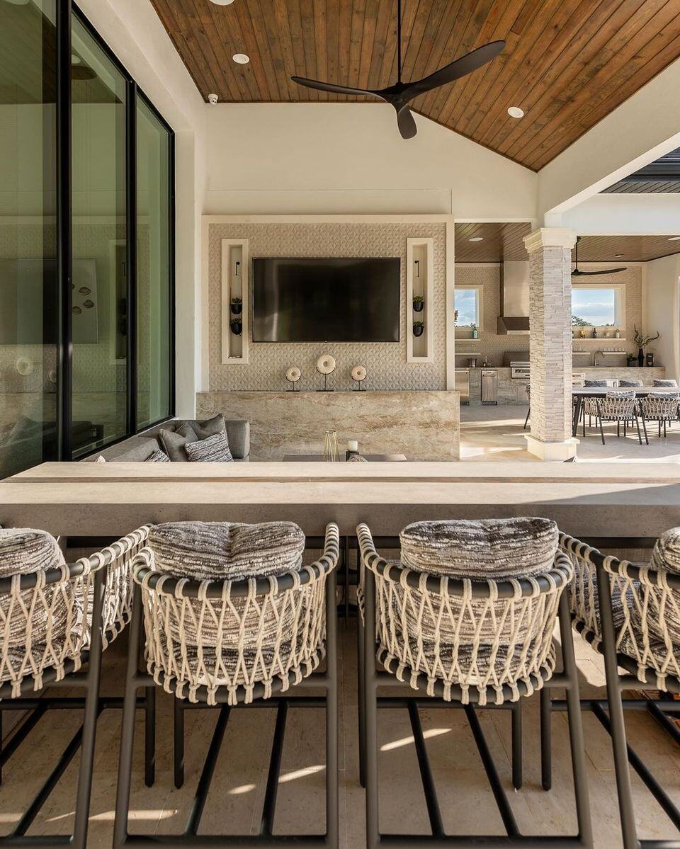 Luxury Backyard Retreats in Baton Rouge: What High-End Homes Are Doing Differently