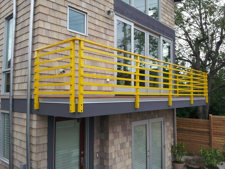 Modern Horizontal Deck Railing Installation Seattle & Puget Sound | American Railworks