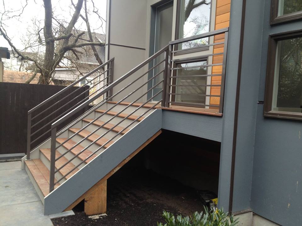 Modern Horizontal Deck Railing Installation Seattle & Puget Sound | American Railworks