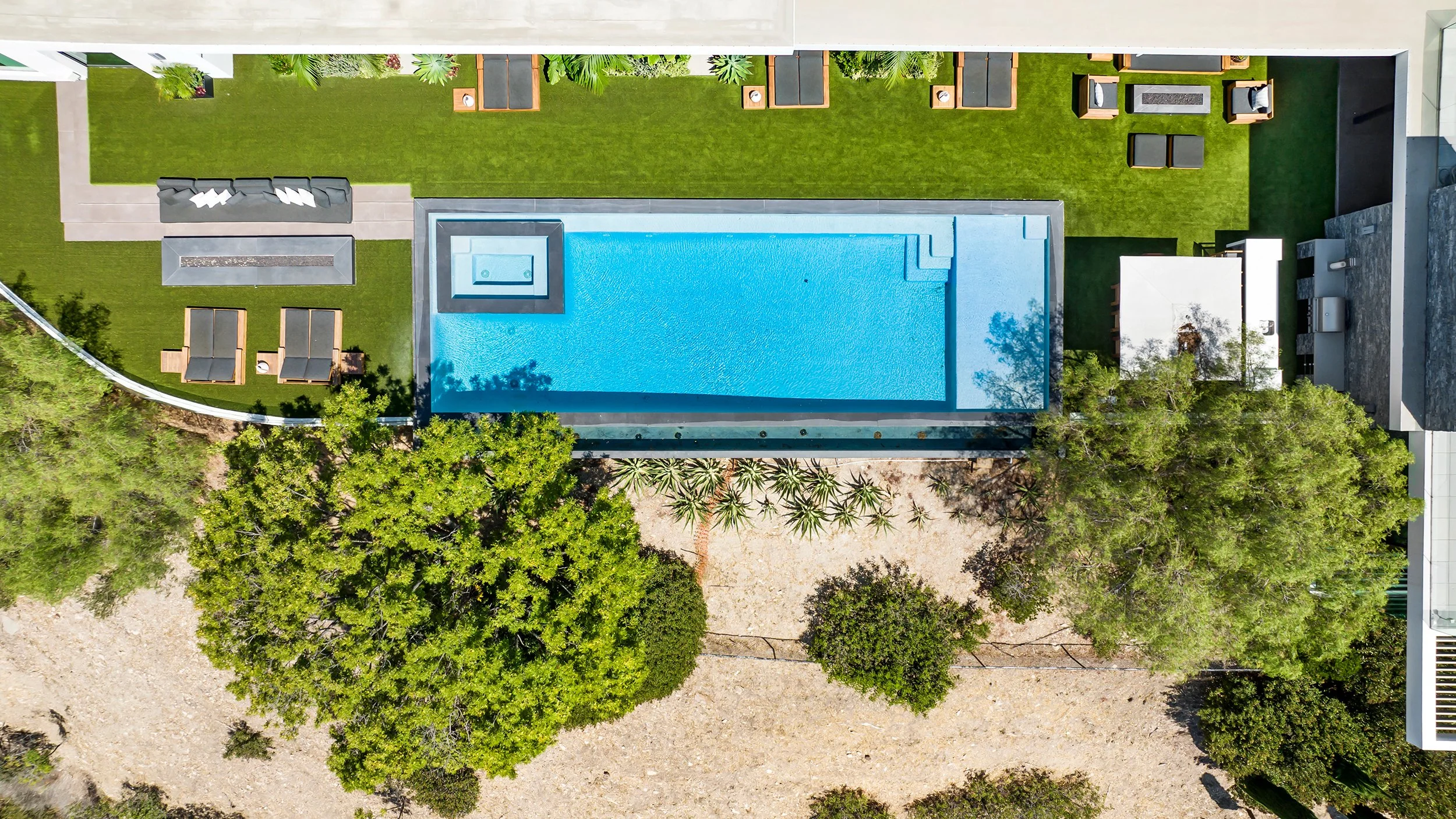 Modern Infinity Pool Design | Luxury Residential Architecture | Whipple Russell Architects