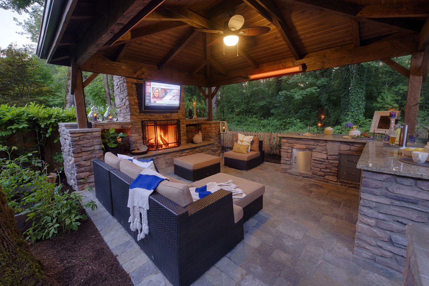 Outdoor Fireplaces - Premier Backyard Living