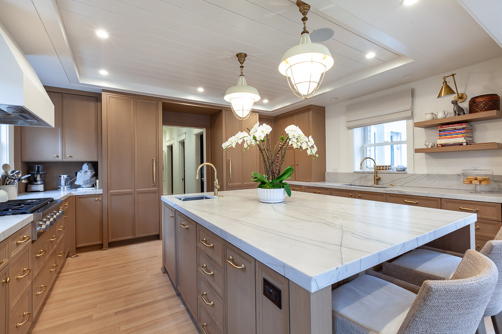 Rift White Oak Kitchen Cabinets in Glencoe, Illinois | Wheatland Custom Cabinetry & Woodwork