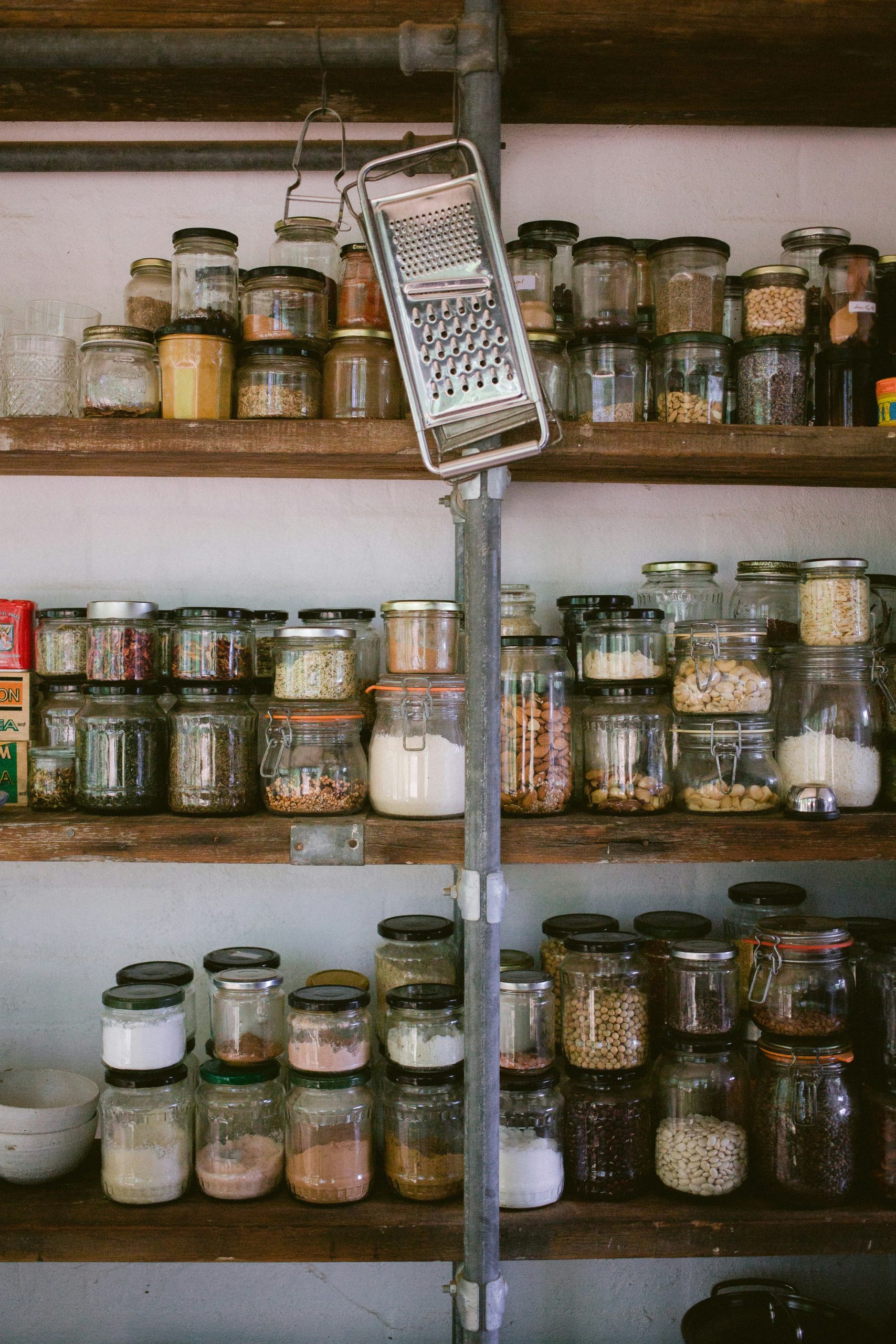 shelf, home, space, interior, kitchen shelf, pantry, kitchen pantry, this is Sabine Bannard's house - https://www.instagram.com/_housefrau/ 