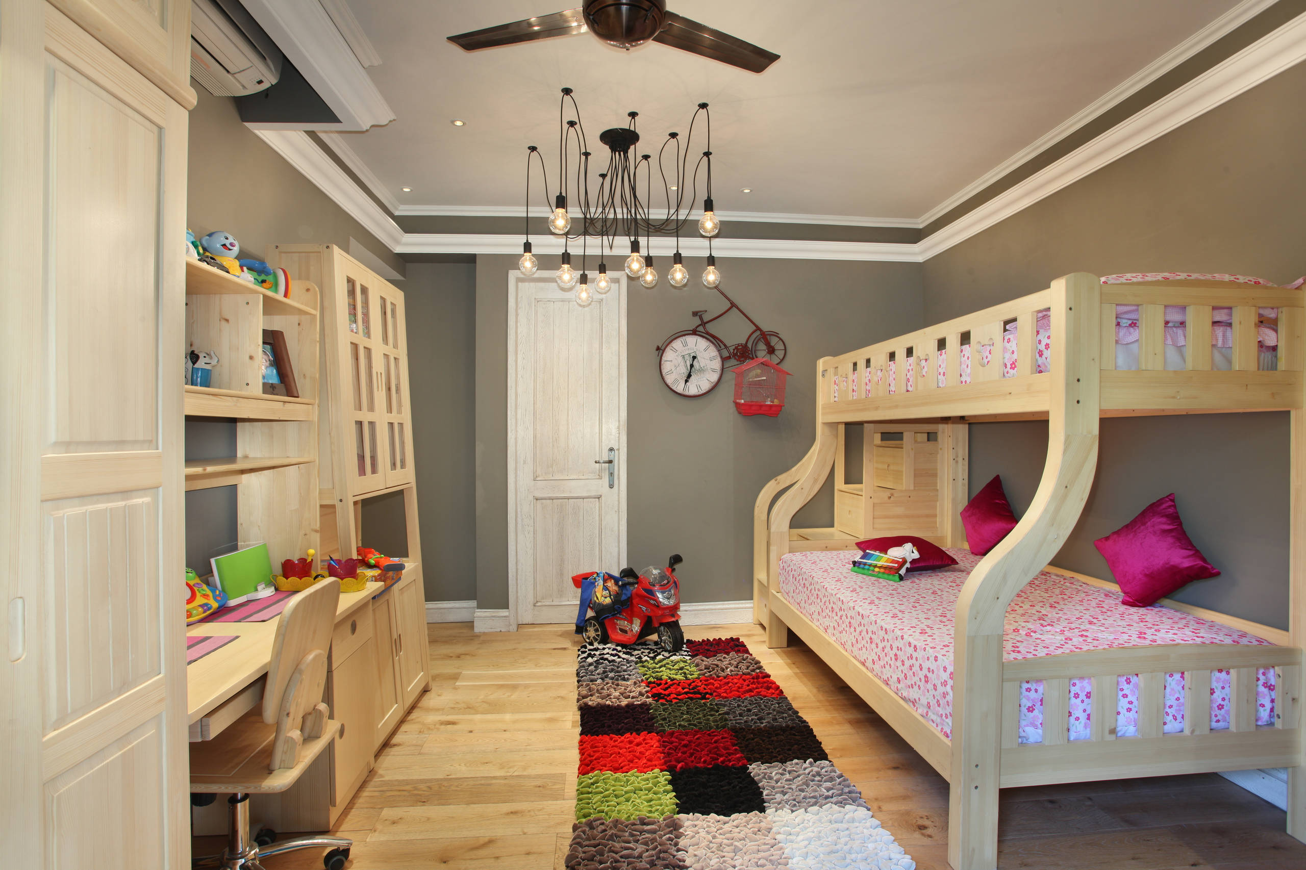 Siblings' Bedroom: How to Decorate a Room for a Boy & a Girl