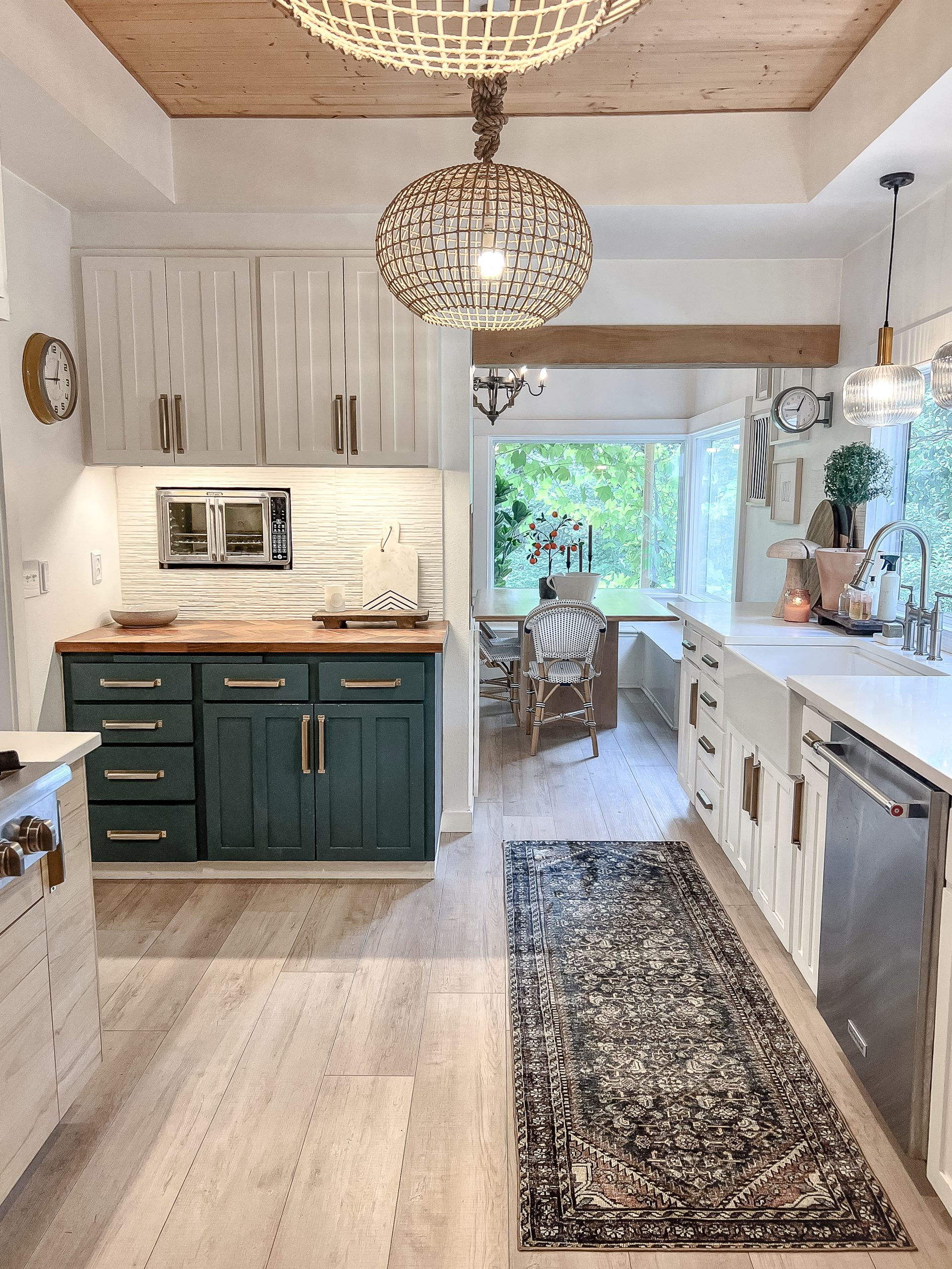 Simple Modern Farmhouse Kitchen – Hallstrom Home