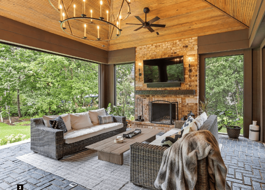 Superior Outdoor Living: The Benefits of a Screened In Porch