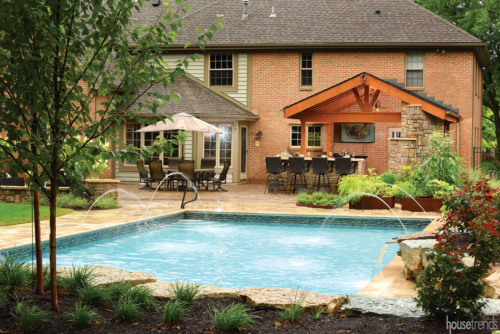 The house around the corner creates an ultimate outdoor living area