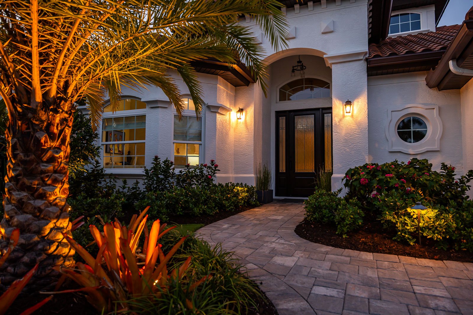 The Latest Trends In Landscape Lighting | Tropical Gardens Landscape Blog