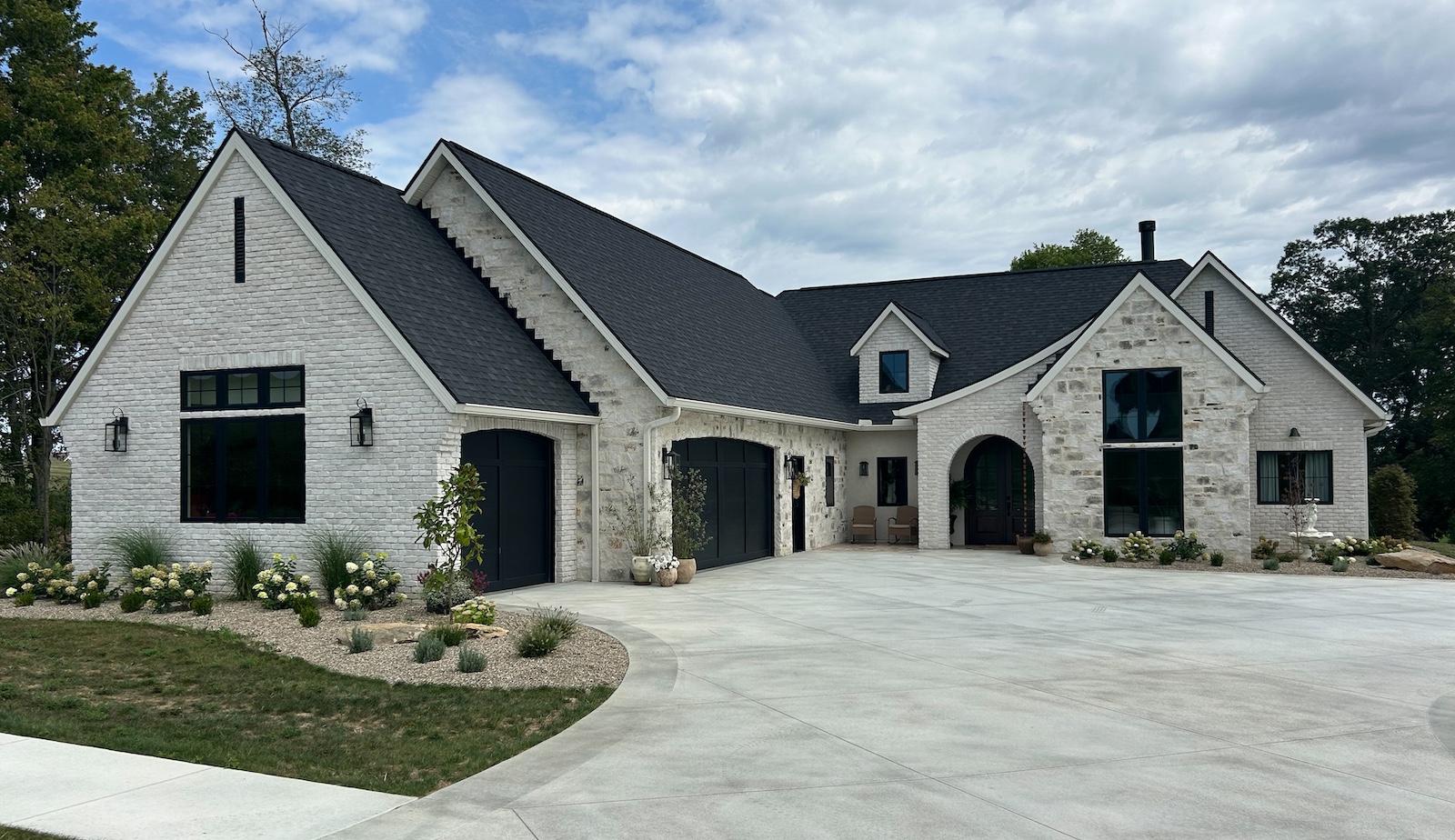 Transform Your Home's Exterior: Fresh Stone Veneer Design Ideas