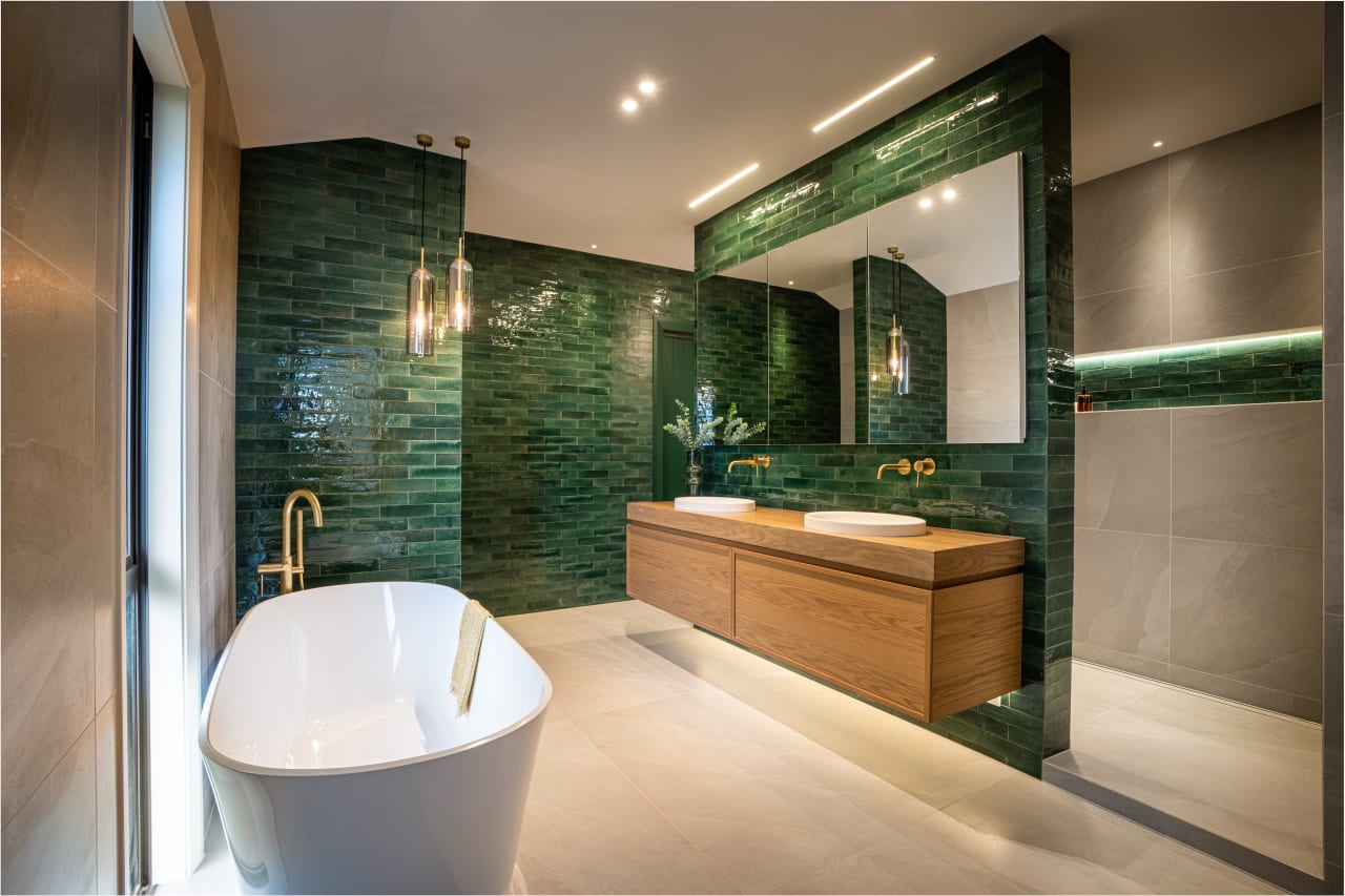 Vibrant green tiled bathroom | Trends