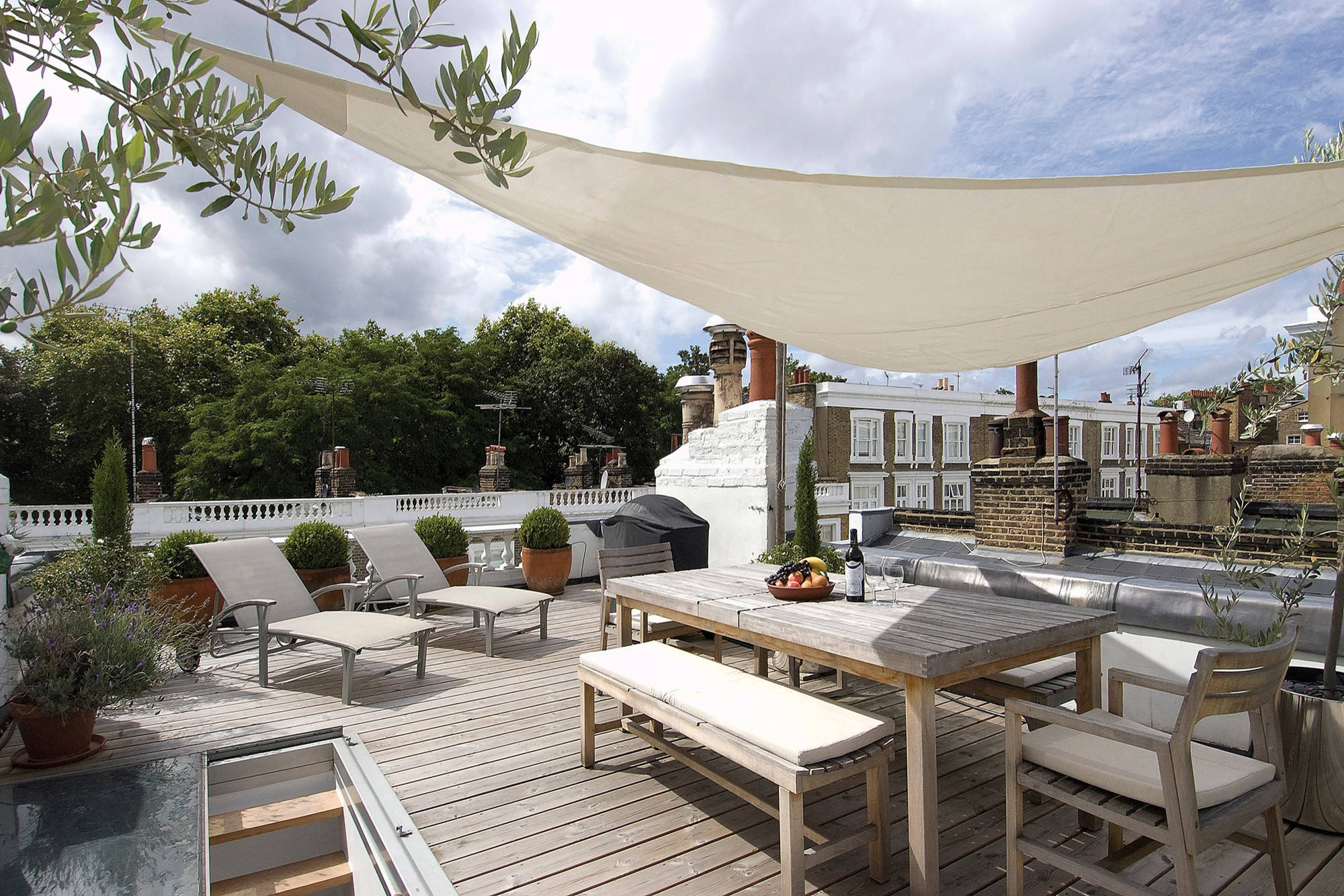 Why a Garden Sail is Summer's Most Useful Quick Fix | Houzz IE