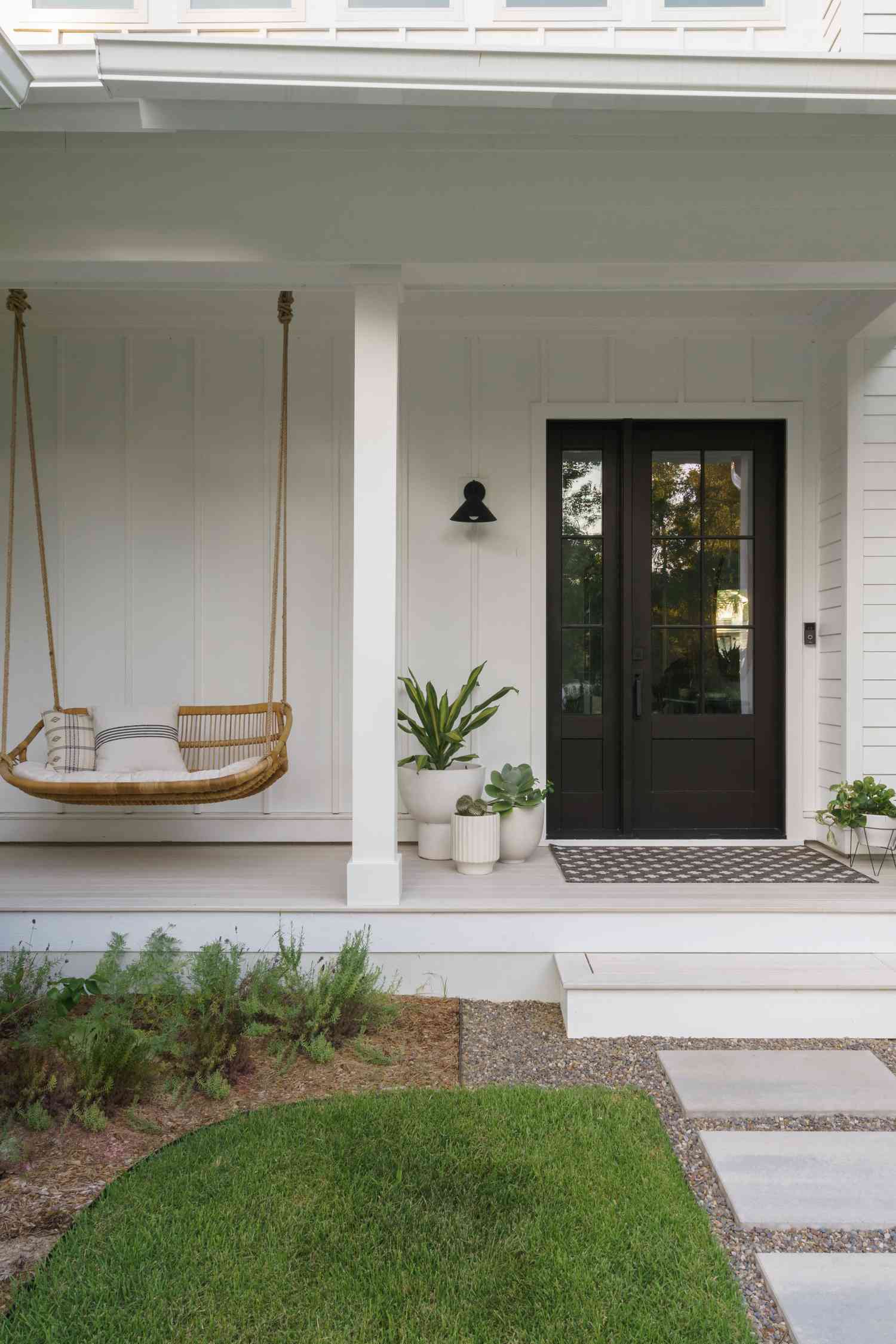 13 Modern Front Porch Ideas for a Beautiful Entryway